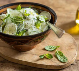 Salada de Pepino Chinesa: Frescor e Sabor em Cada Mordida