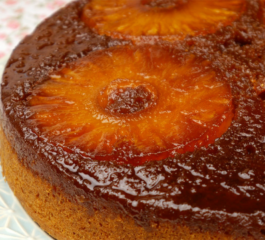 Bolo de Abacaxi Caramelizado