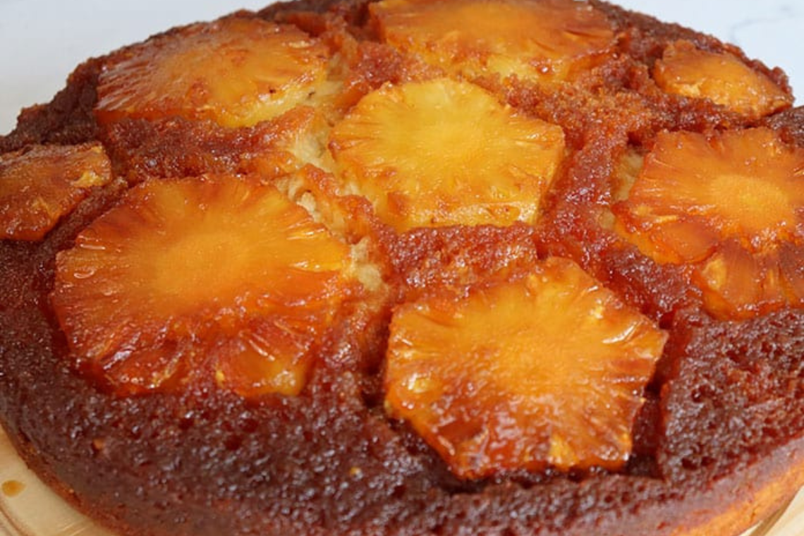 Bolo de Abacaxi Caramelizado