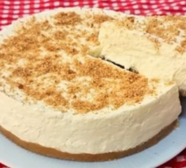 Torta cremosa SEM AÇÚCAR, sem leite condensado e sem creme de leite: Uma Opção Saudável e Deliciosa