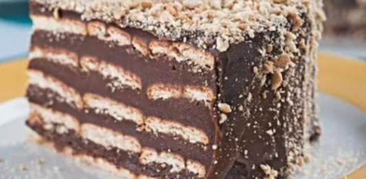 BOLO DE BOLACHA COM CHOCOLATE – Uma Delícia Irresistível para Todos os Momentos