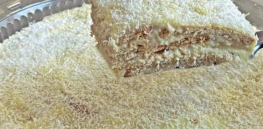 TORTA GELADA DE ABACAXI CREMOSA: A RECEITA PERFEITA PARA REFRESCAR E SURPREENDER