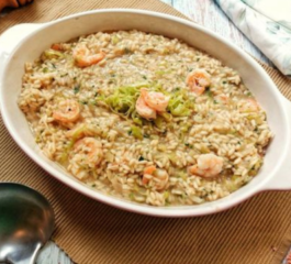 Risoto de Camarão com Alho-Poró: Uma Receita Sofisticada e Saborosa