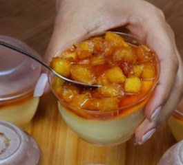 Sobremesa de Abacaxi no Copo: Refrescância e Sabor em Cada Camada