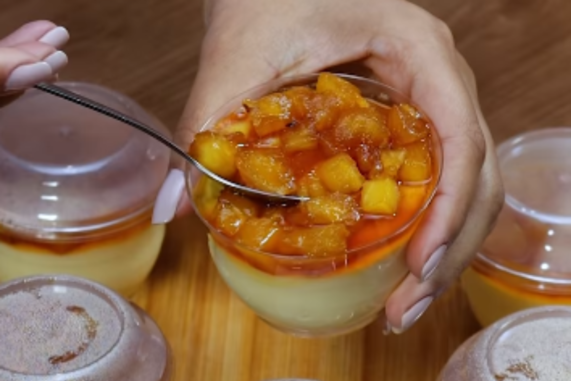 Sobremesa de Abacaxi no Copo: Refrescância e Sabor em Cada Camada