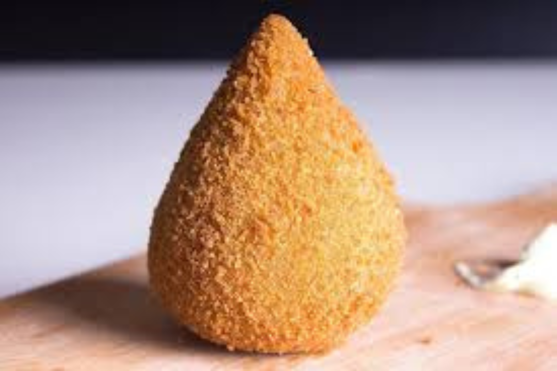 Coxinha Crocante por Fora e Cremosa por Dentro: Receita Irresistível para Quem Ama Culinária