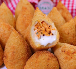 Coxinha Crocante por Fora e Cremosa por Dentro: Receita Irresistível para Quem Ama Culinária